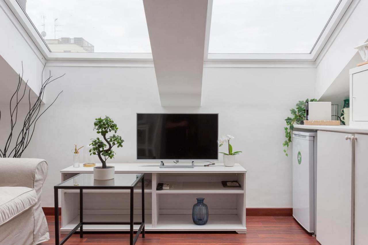 2 Bedroom 2 Bathroom Apt - Duomo 2 Милано Екстериор снимка