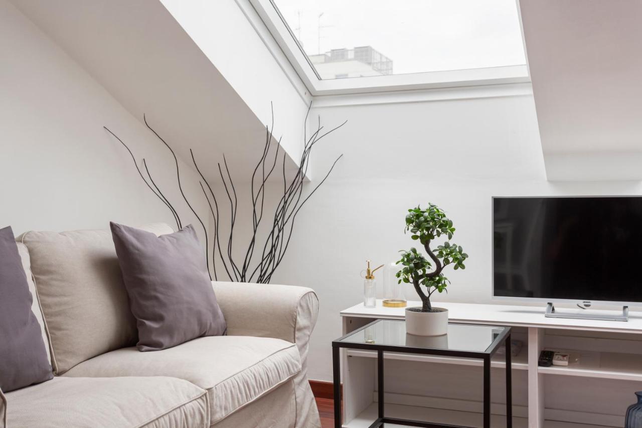 2 Bedroom 2 Bathroom Apt - Duomo 2 Милано Екстериор снимка